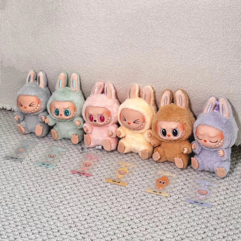 Inflatable pool with colorful underwater design and孩子们在户外玩耍的图片